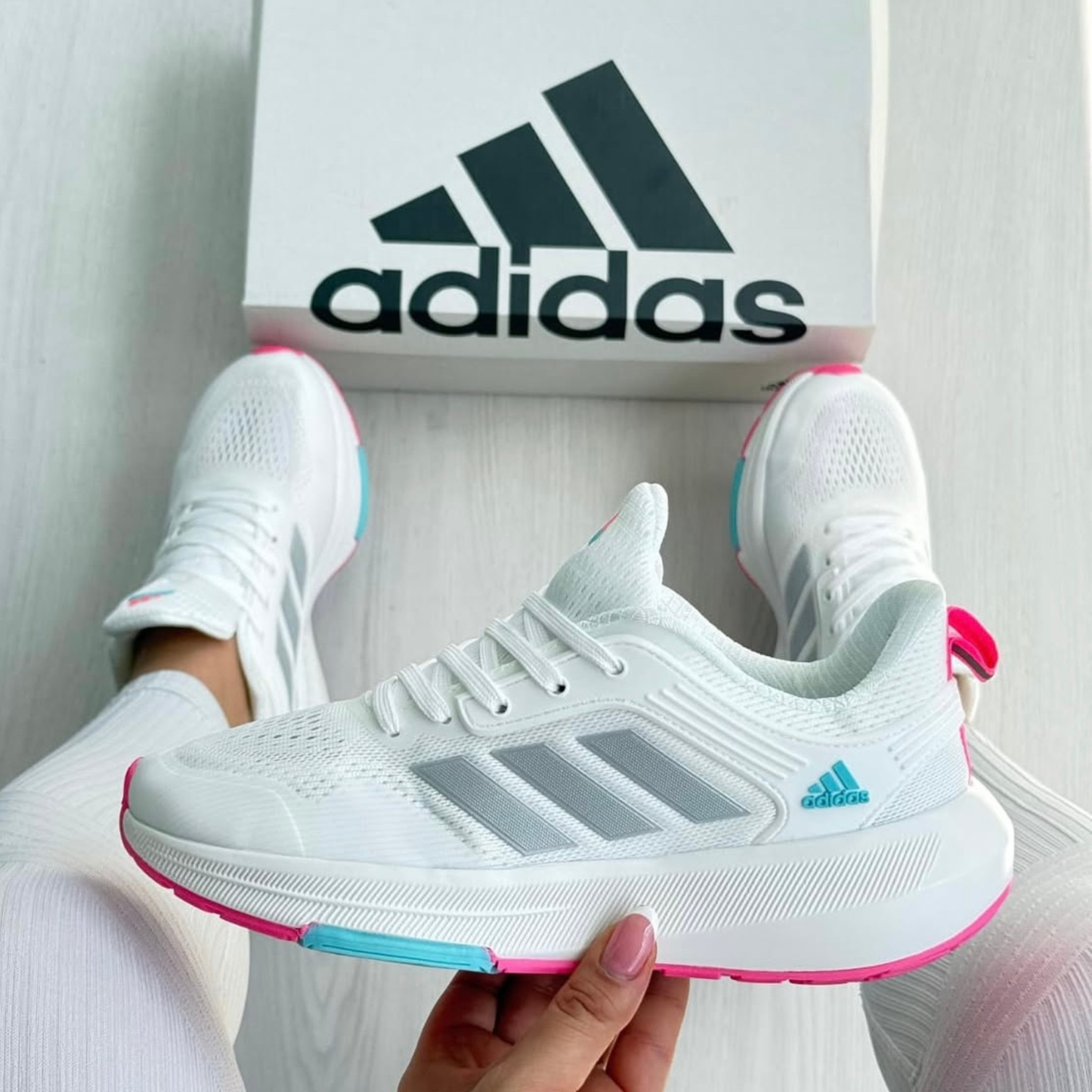 ADIDAS LIGHT BOOS - UNISEX